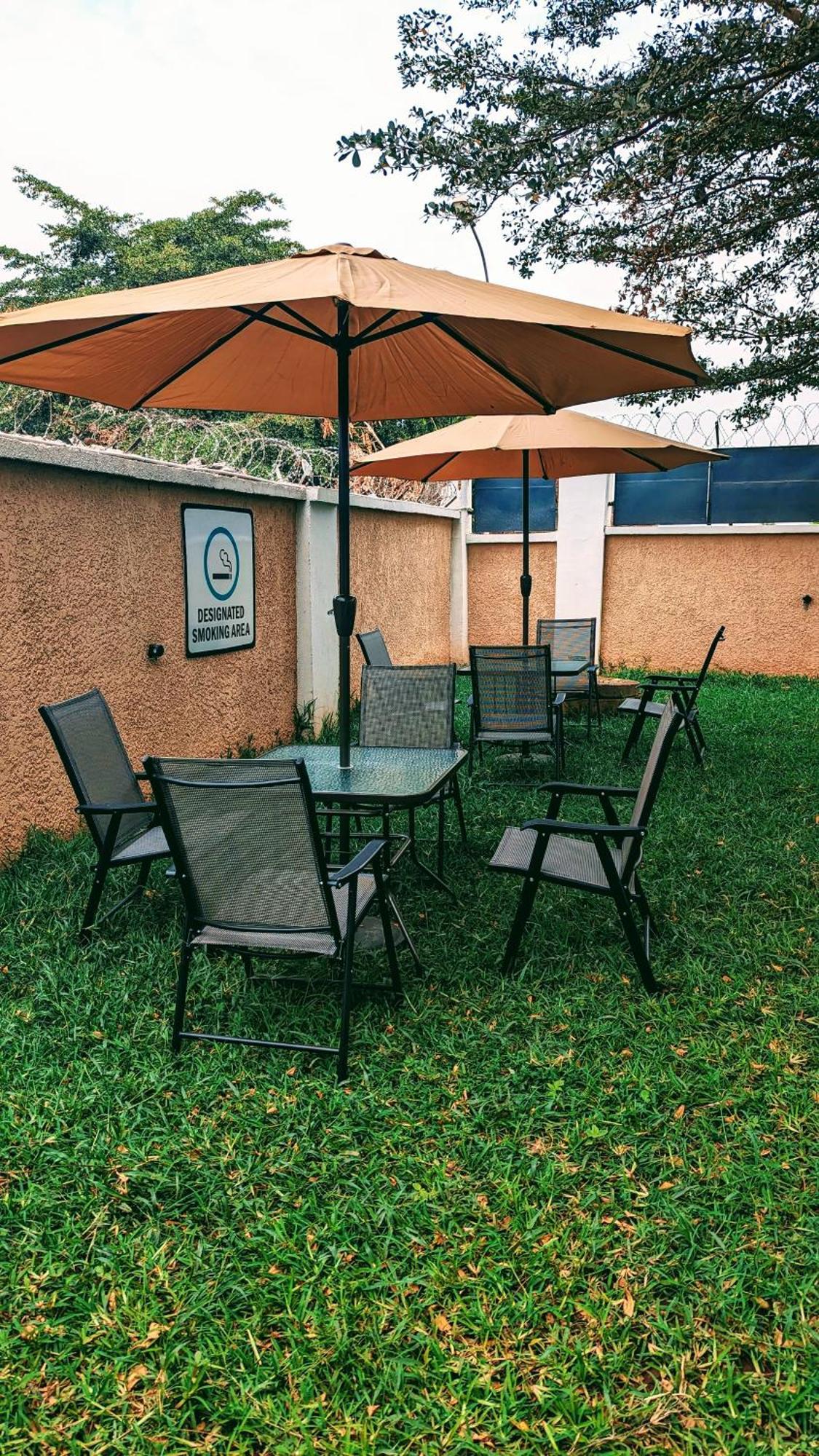 Cedarwood Apartments Abuja Luaran gambar